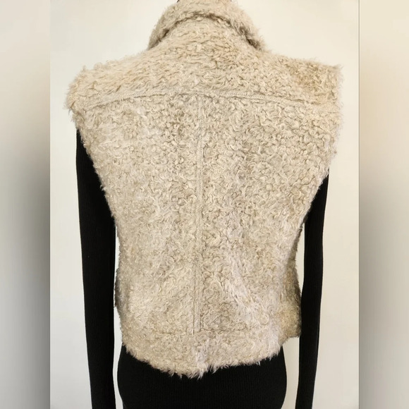 ||GAP|| fur vest - Picture 4 of 6